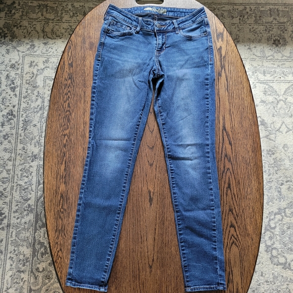Old Navy Denim - Old Navy Rockstar Medium Wash Jeans Size women's 6 Regular